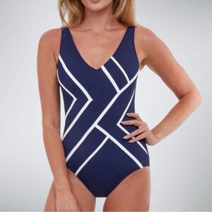 Gottex
Embrace Surplice V-Neck Tummy Control One Piece Swimsuit